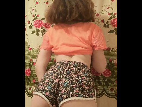 ❤️ Sexy jonge babe dy't har koarte broek op 'e kamera útstrielet Neuken op fy.xywewl.top